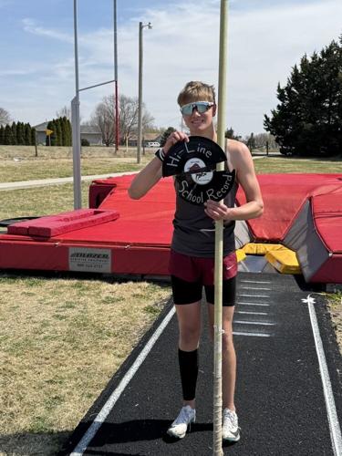 Cooper Knackstedt breaks school and meet record in pole vault