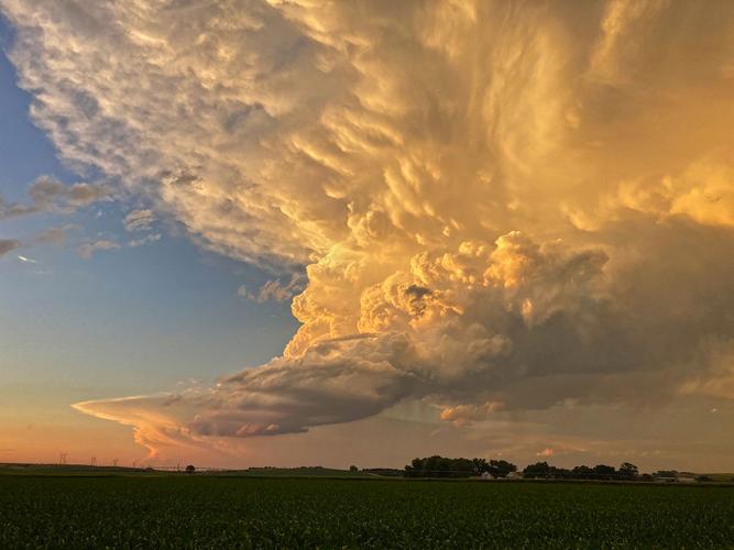 LP Supercell in sunlight