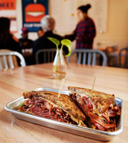 20181115_liv_dinereview_mayne_rs01