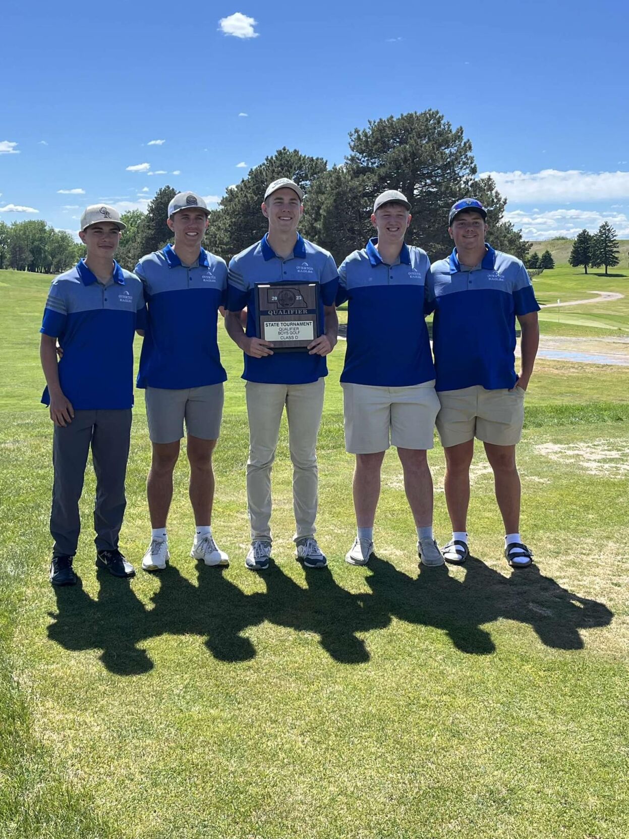 Overton takes third at districts to qualify for state