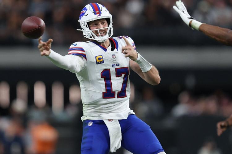 FOOTBALL-NFL-OAK-BUF/