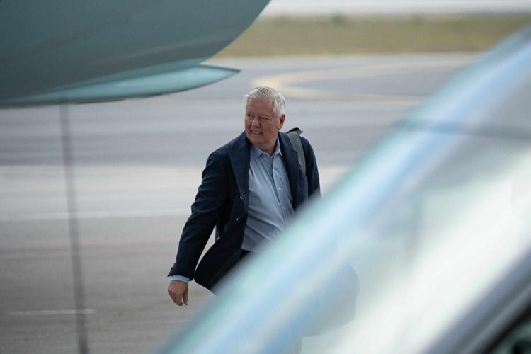 Lindsey Graham (R-SC) arrives at Palm Beach International Airport