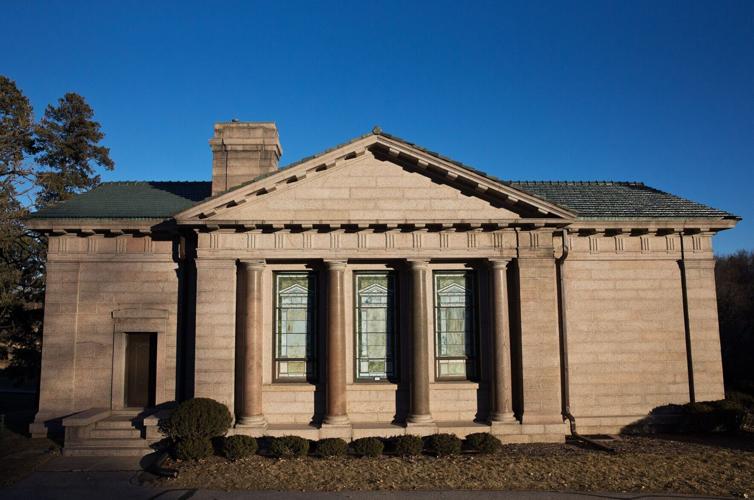 806451 BA_forest lawn cemetery