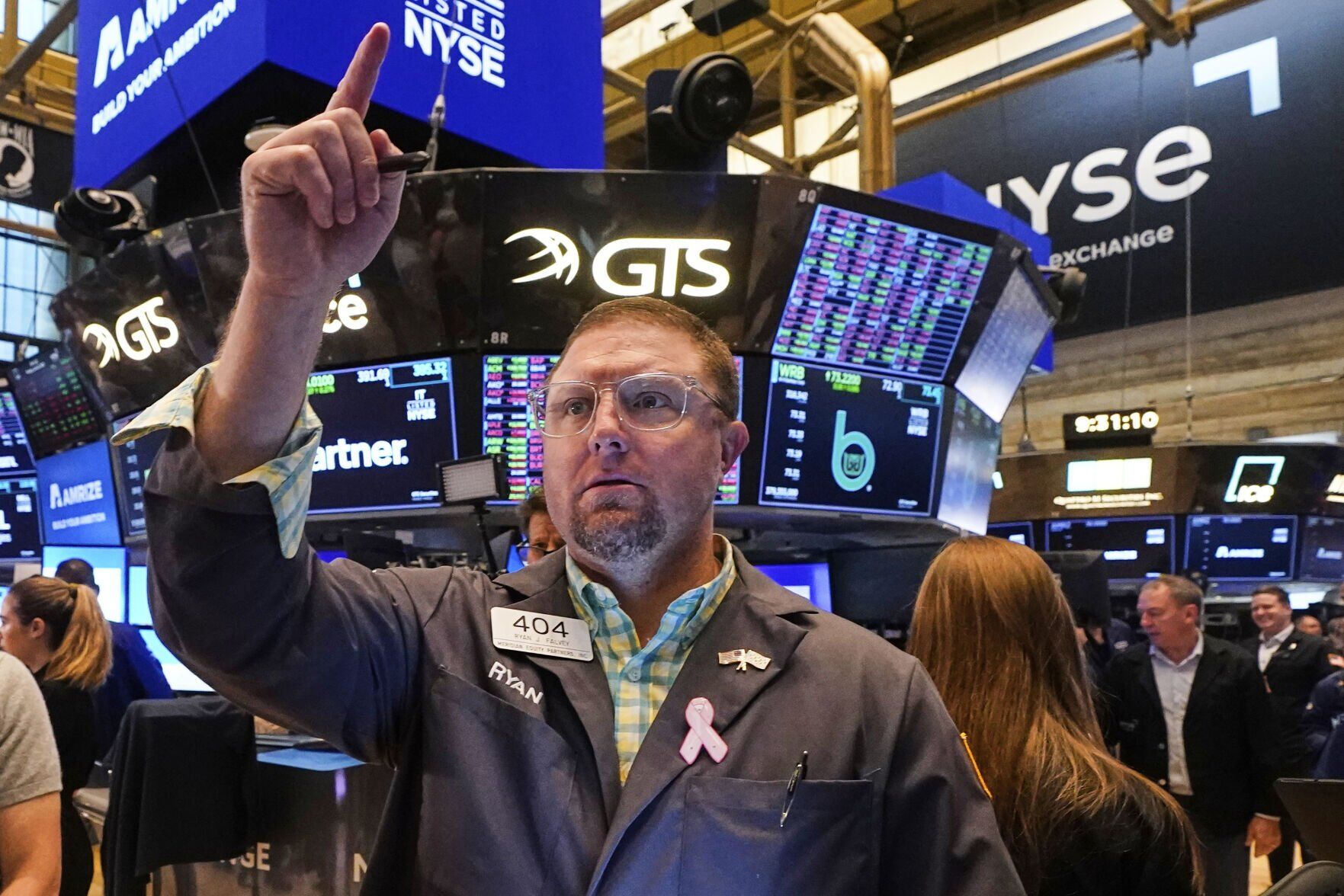 Wall Street soars; Main Street suffers | Wall Street Journal