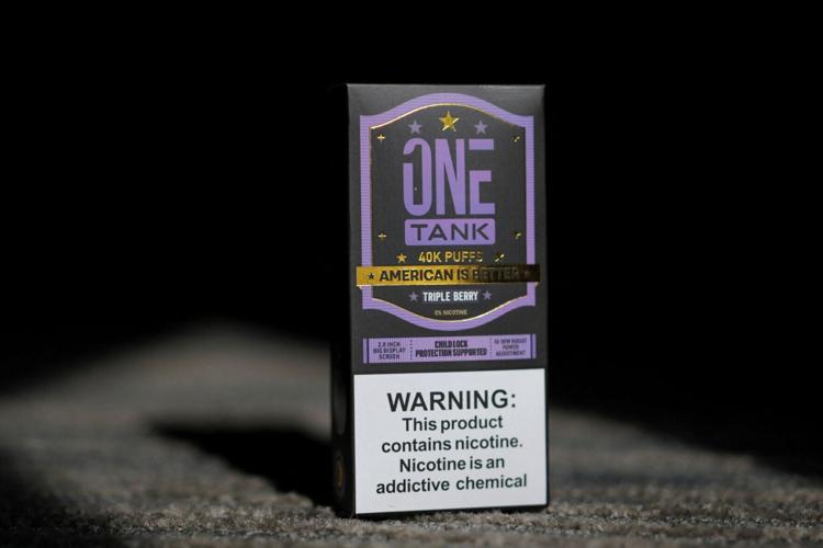 Disposable vape device with American branding