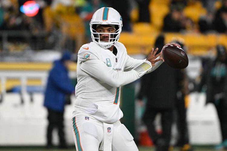 FOOTBALL-NFL-PIT-MIA/