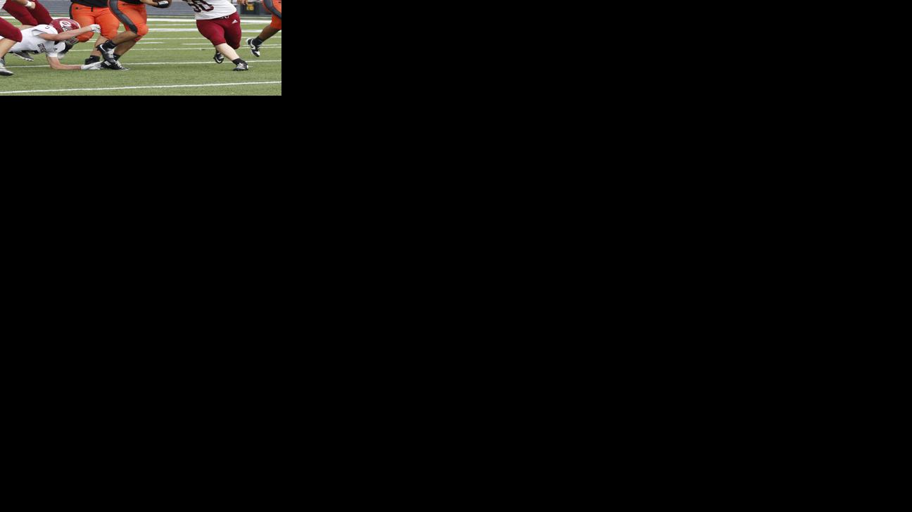 Lexington JV football defeats Gothenburg 35-22 Monday