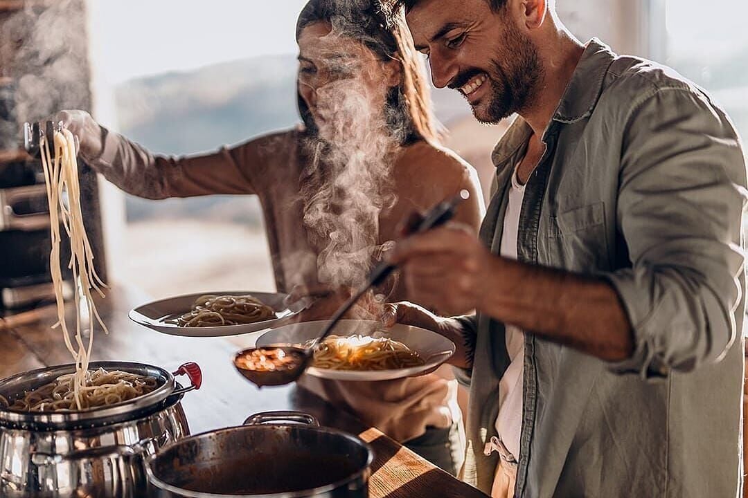 The foods that cause body odor, and what to eat instead