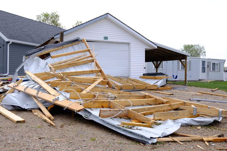 051023-lex-news-tornado04.JPG