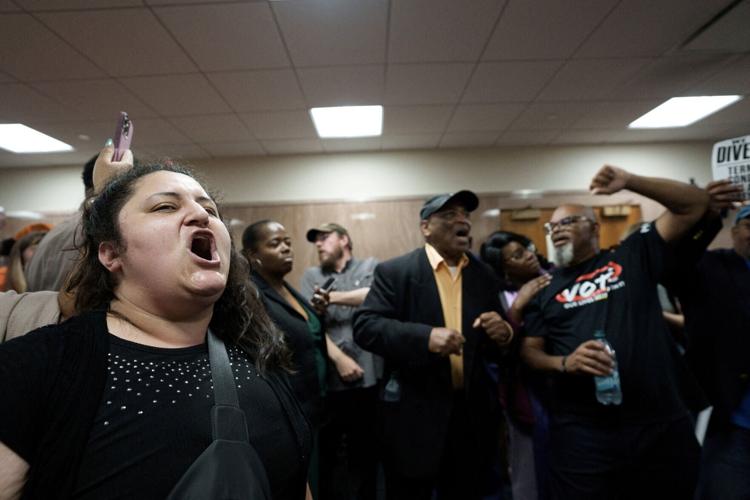 FILE PHOTO: Supreme Court redistricting ruling throws Louisiana primary into chaos