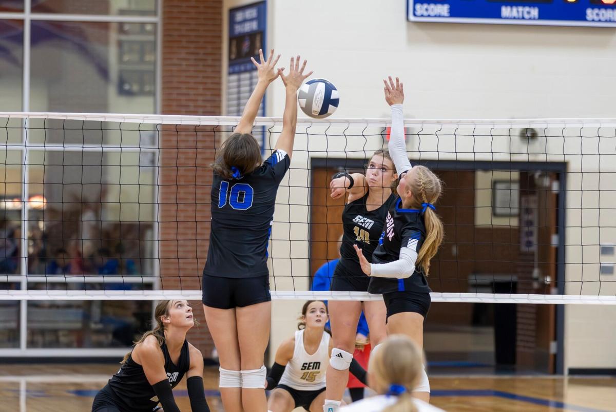 Lady Mustangs sweep Gibbon Thursday evening