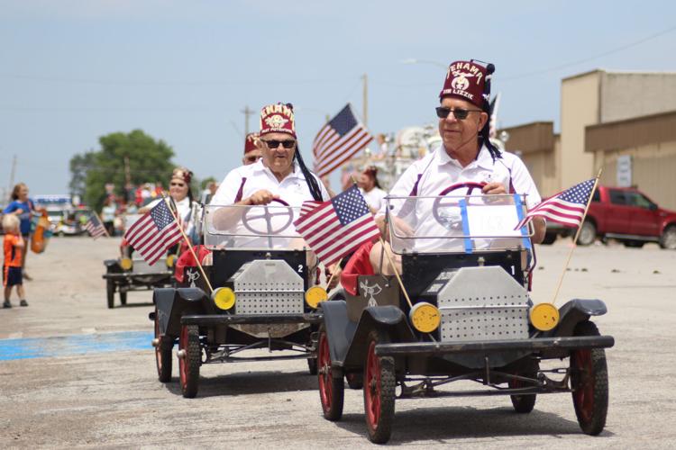 070123-lex-news-bertrand-parade35.JPG