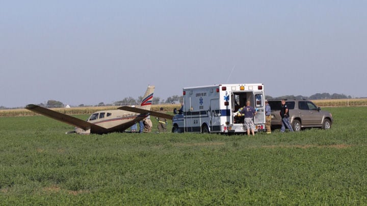 Plane crashes in field north of Lexington