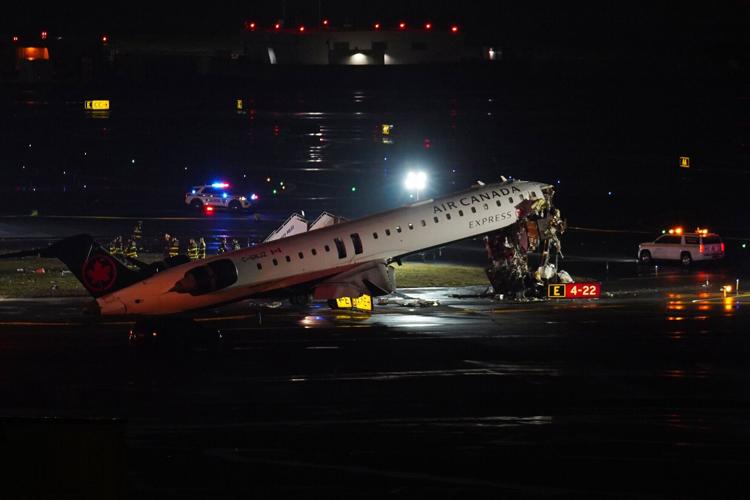 APTOPIX LaGuardia Crash
