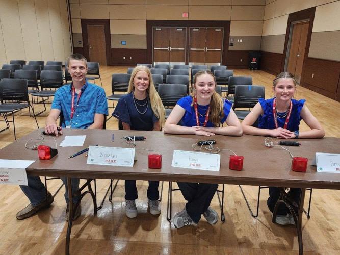 Senior Quiz Bowl Team 1.jpg