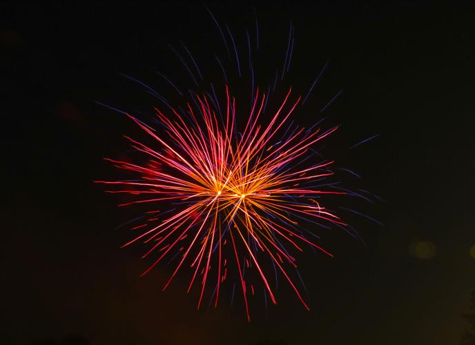061023-lex-comm-fireworks1.JPG