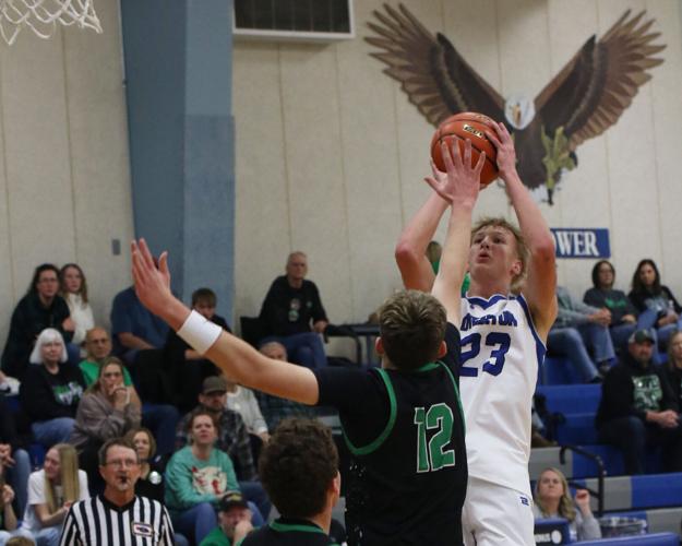 Overton defeats Loomis