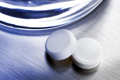 medicine-cabinet-aspirin-20201104