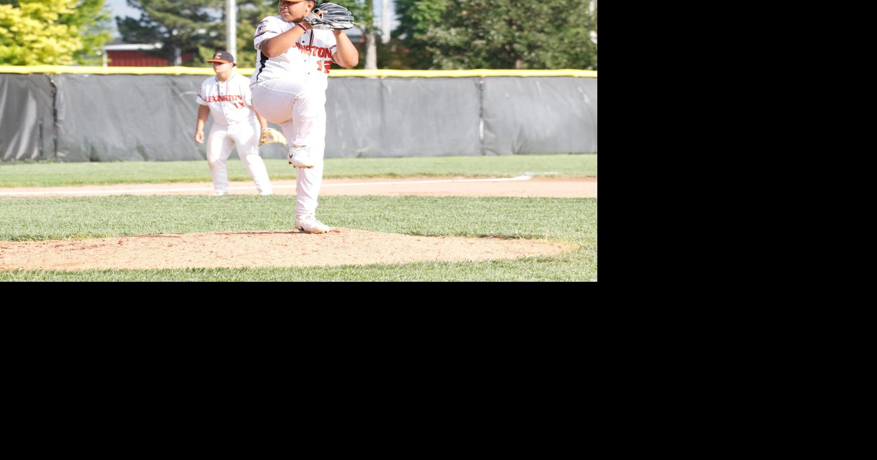 Lexington juniors split wins in doubleheader against Hastings