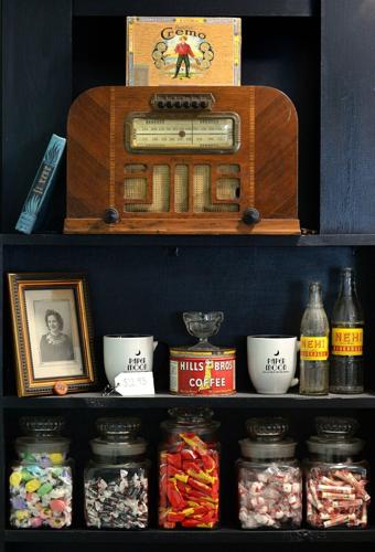 Paper Moon /COPYRIGHT RESTRICTED