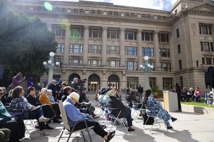 100822-owh-new-marker-em02