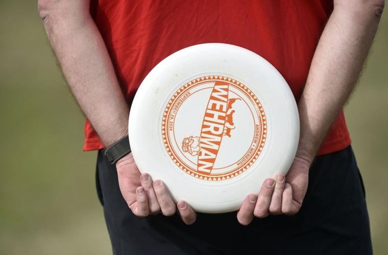 COPYRIGHT RESTRICTED FFP—Frisbee