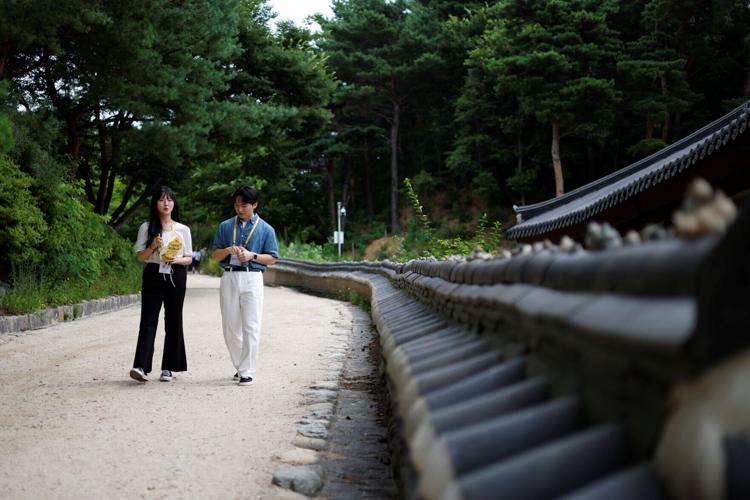 Hopeful singles turn to Buddhist temple matchmaking in South Korea