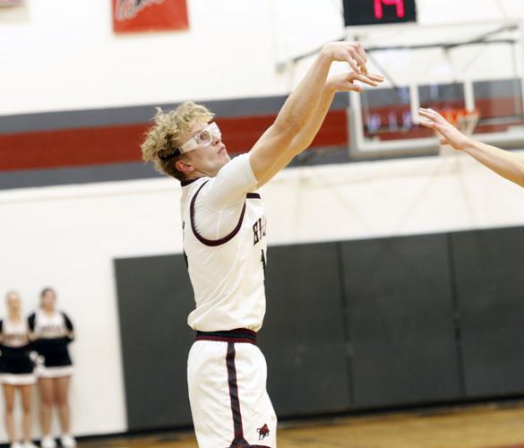 Hi-Line falls to Maywood-Hayes Center