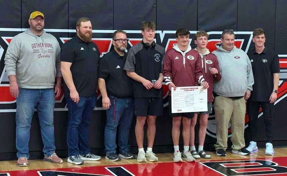 Gothenburg Swedes take 3 wrestlers to Class C state