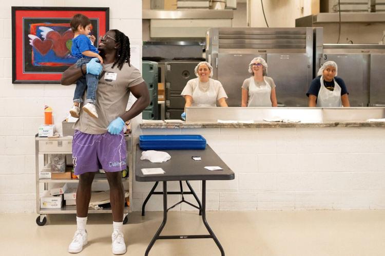 Arizona faces surge in food aid needs as SNAP recipients lose benefits