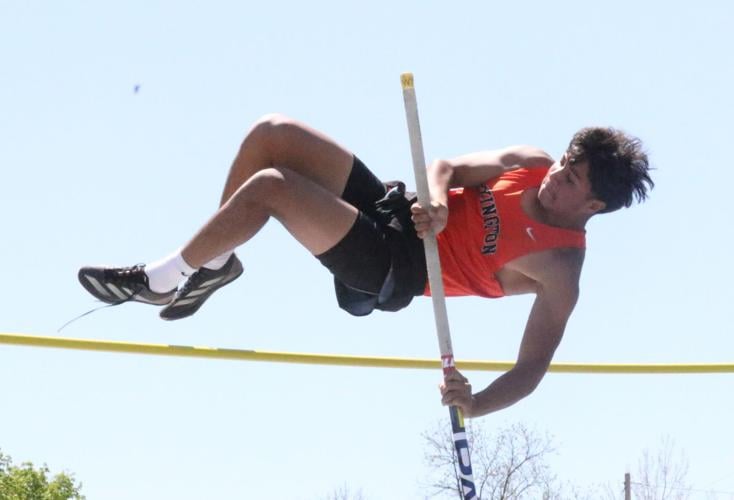 Cristian Franco-Chicas Lexington - district pole vault