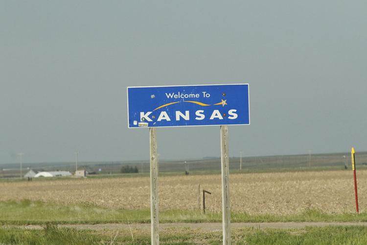 Welcome to Kansas sign