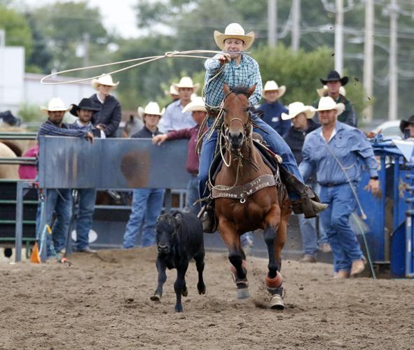 Patrick Martin tie down roping