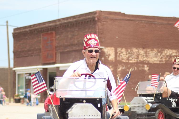 070123-lex-news-bertrand-parade43.JPG