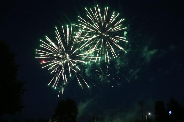 070224-lex-new-lex-150-fireworks-p3