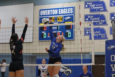 092124-lex-sports-eagles-vb-p1.JPG