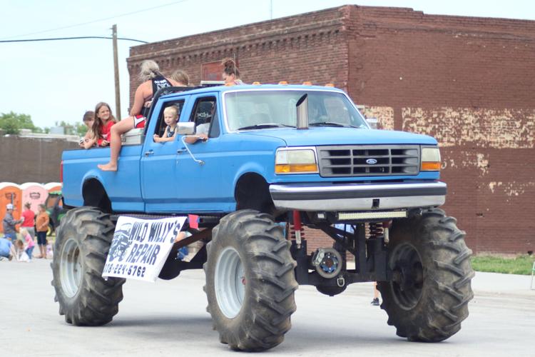 070123-lex-news-bertrand-parade75.JPG