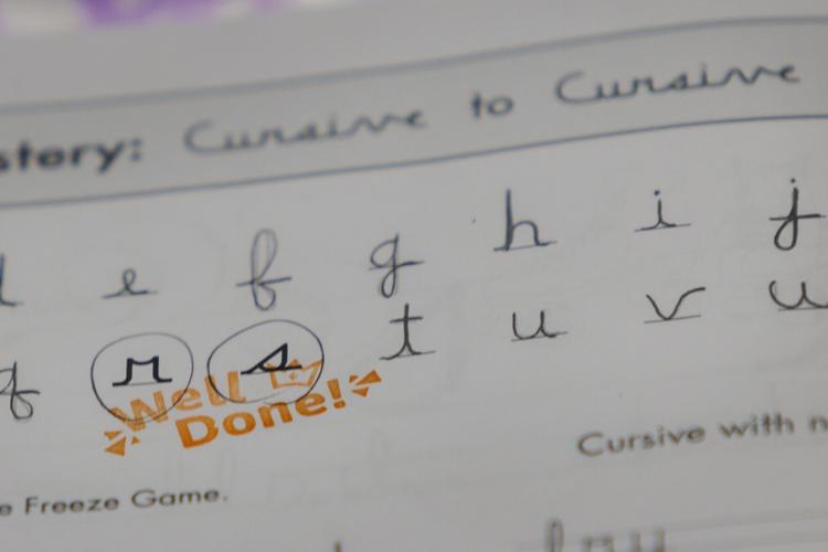 US-NEWS-SHOULD-CURSIVE-WRITING-MAKE-COMEBACK-2-PHI.jpg
