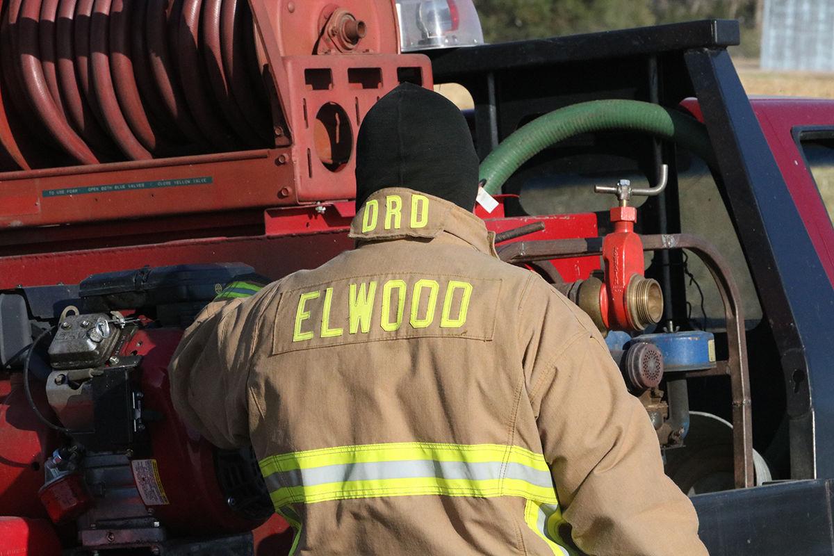 Elwood Fire able to quickly contain field fire despite 30 mph winds