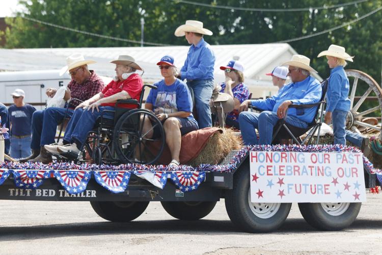 Sumner Saddle Club float