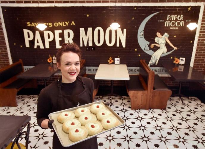 Paper Moon /COPYRIGHT RESTRICTED