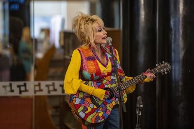 ENTER-MUS-PARTON-IMAGINATION-LIBRARY-CALIF-PH