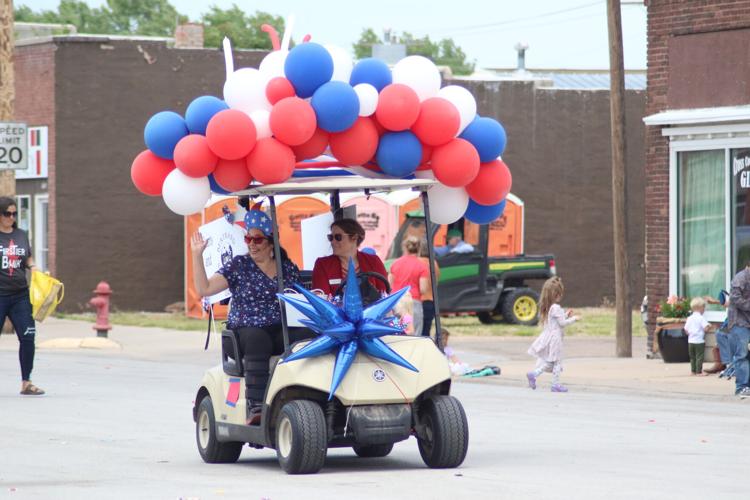 070123-lex-news-bertrand-parade76.JPG