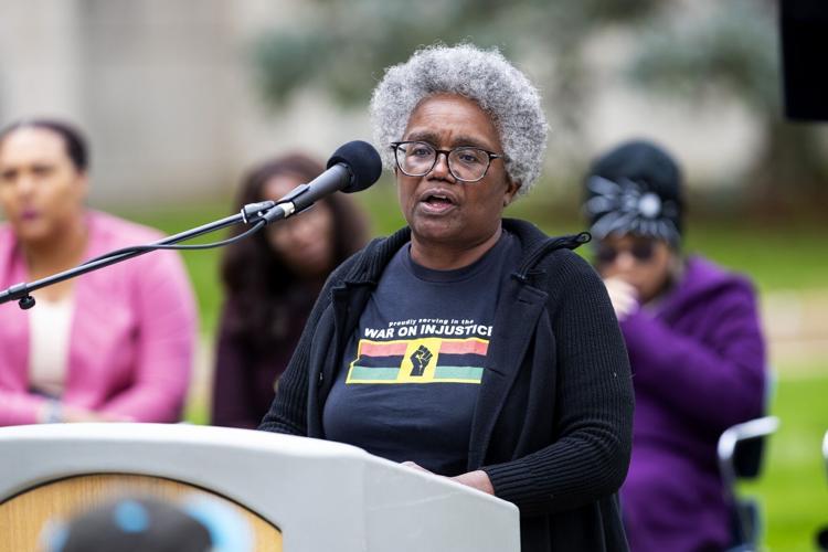 100822-owh-new-marker-em09