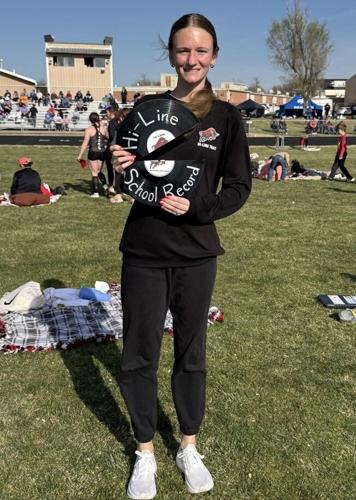 Olivia Wall breaks school record in the 3200-meter run