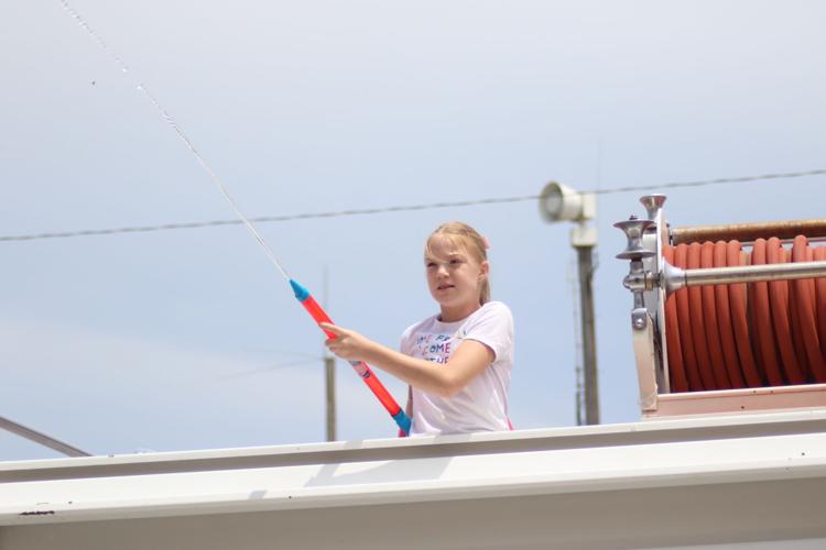 070123-lex-news-bertrand-parade46.JPG