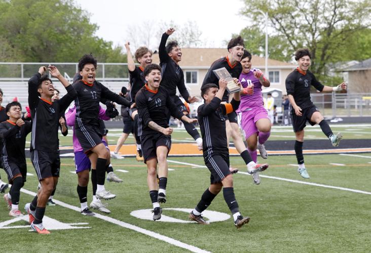 Lexington wins district final over Gross Catholic