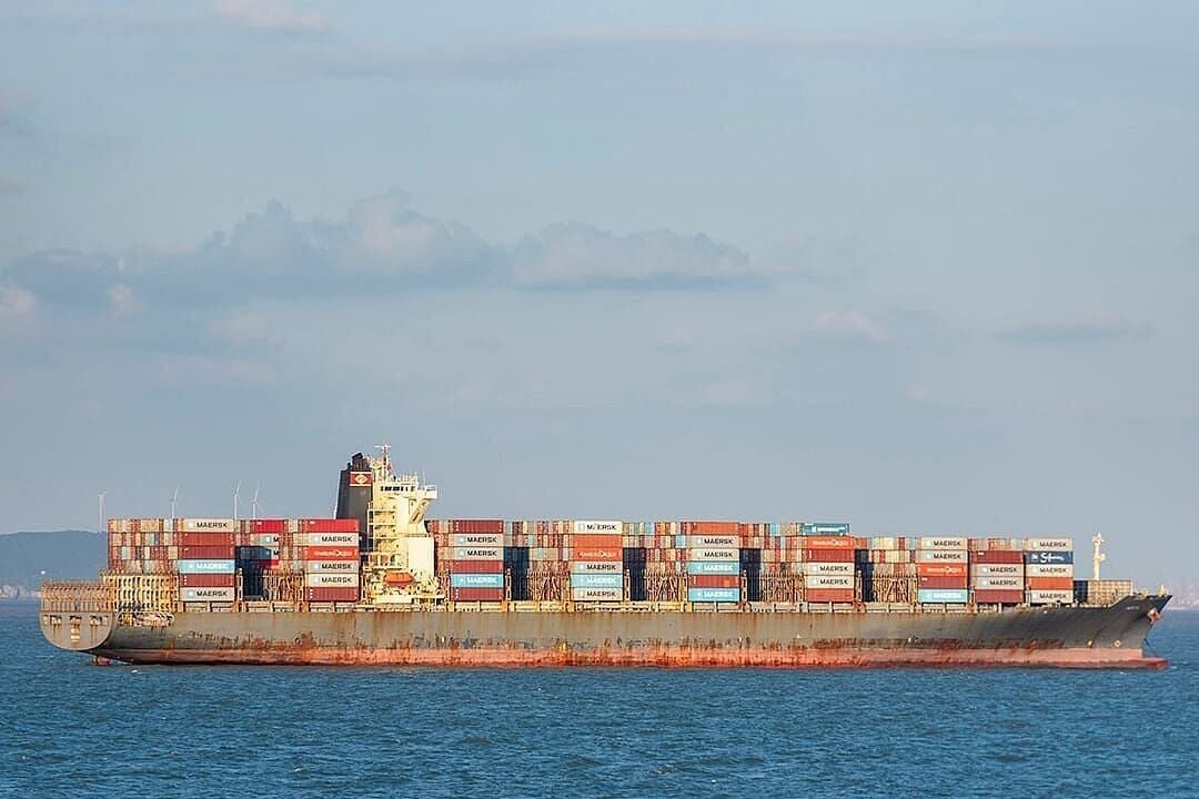 China-US ocean freight rates hold steady as post-holiday space tightens