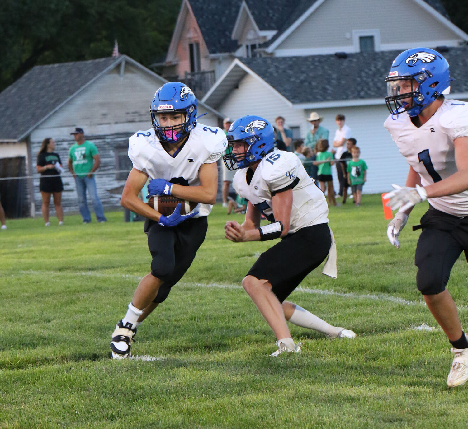 Overton falls to Loomis in season opener PAGE B2