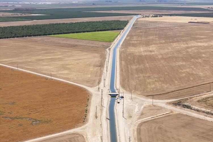 US-NEWS-ENV-CALIF-FARMERS-SOLAR-FILEPIC-1-LA
